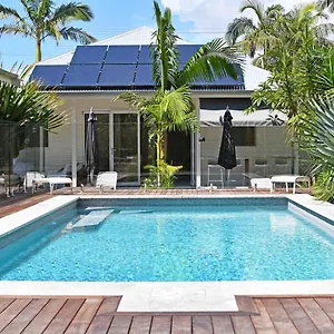 **** Bed & Breakfast Byron Palms & - Adults Only Australia